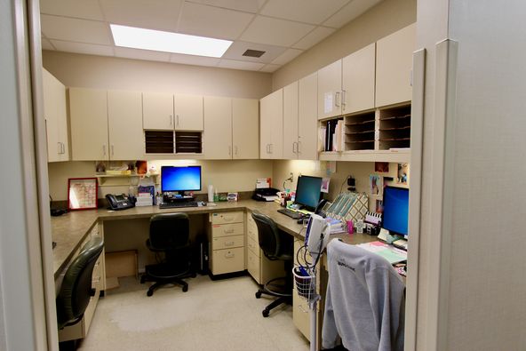 Class A Office/Medical : 2 Southern Point Pkwy, Hattiesburg, MS 39401